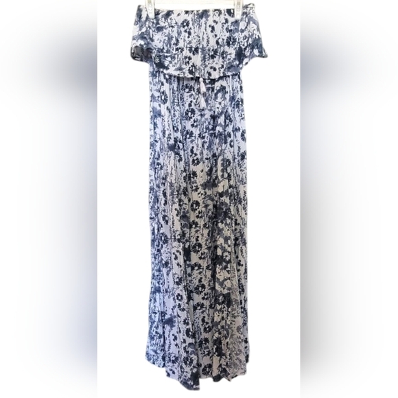 Japna Dresses & Skirts - Sleeveless Floral Dress